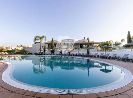 Lagoa, Faro 8400