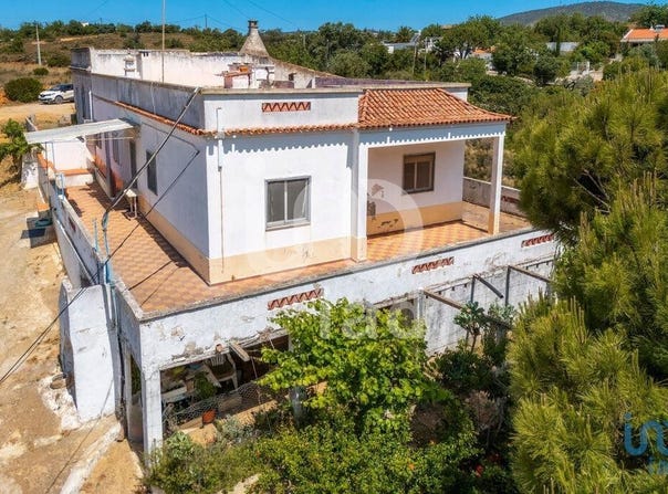 Quelfes, Algarve 8700