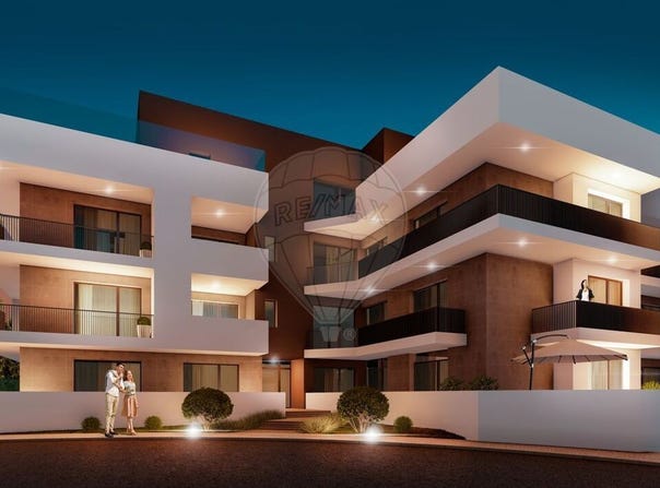 Leiria, Leiria District 2500