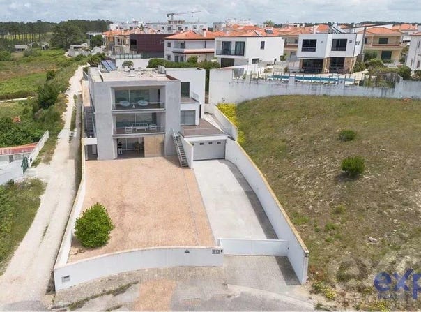 Nazaré, Leiria 2450