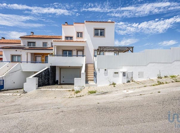 Vestiaria, Leiria 2460