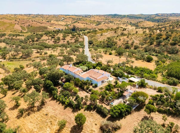 Almodôvar e Graça dos Padrões, Beja 7700