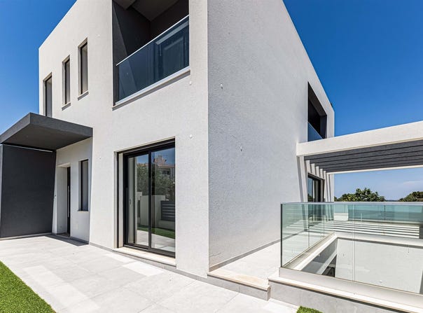Portimão, Algarve 8500