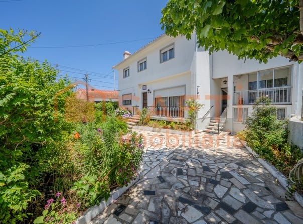Valado dos Frades, Leiria District