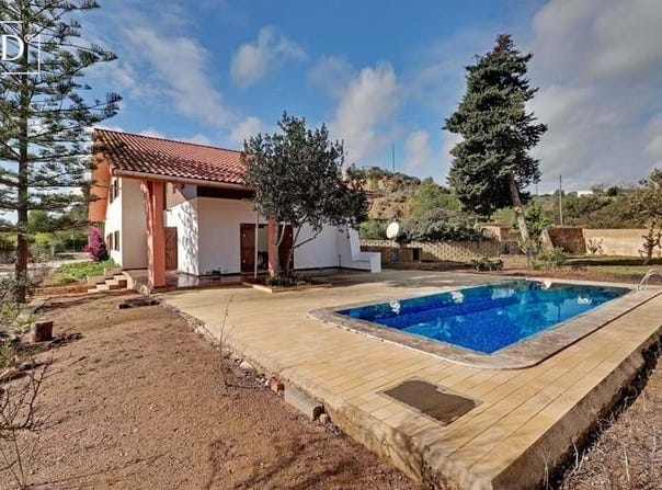 Porches, Algarve 8400