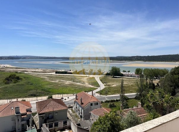 Foz Do Arelho, Leiria 2500