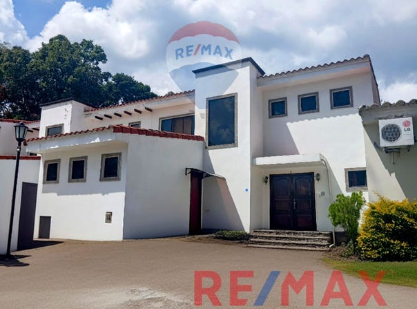 Residencial El Bosque , carretera antigua a San Salvador, contigo a club deportivo santaneco.Santa Ana, Santa Ana, Santa Ana, Santa Ana, Santa Ana