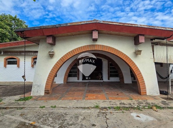 BARRIO EL CALVARIO ENTRE 12 CALLE ORIENTE Y 1 AV. NORTE S/N DISTRITO DE ZACATECOLUCA MUNICIPIO DE LA PAZ ESTE , DEPARTAMENTO DE LA PAZ, Zacatecoluca, La Paz, Zacatecoluca, La Paz