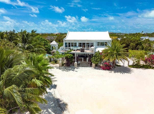 74 BEACH STREET, Providenciales, Caicos Islands TKCA 1ZZ