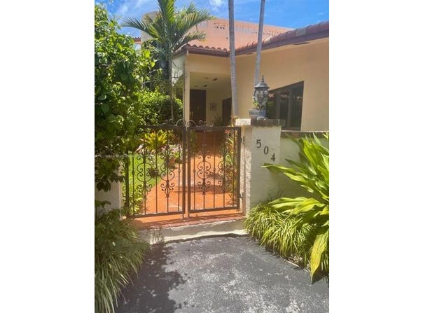 504 N Parkway Pkwy, Golden Beach, Florida 33160