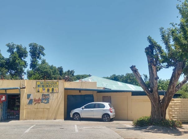 Bo-dorp, North West 300
