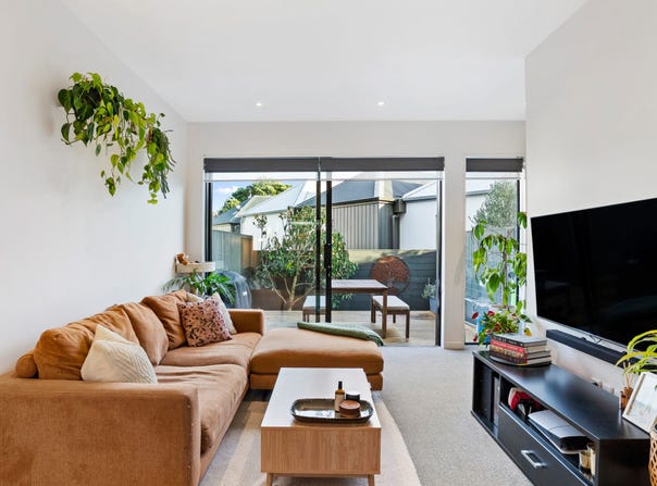 Oswald Crescent, Paparangi, Wellington