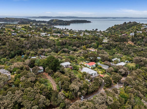Hekerua Road, Oneroa, Auckland