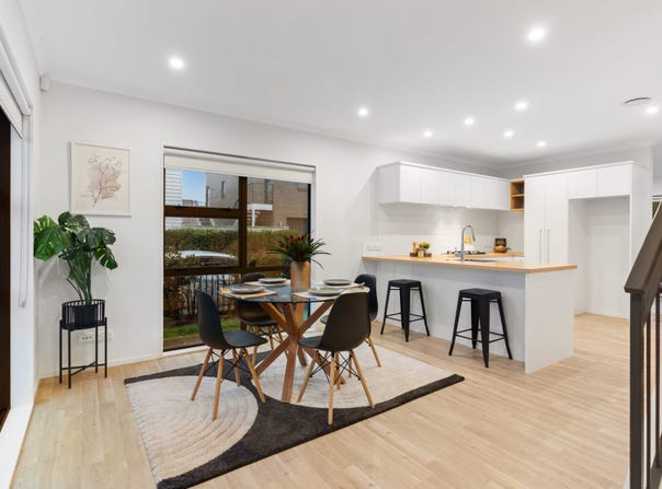 Pepene Avenue, Conifer Grove, Auckland