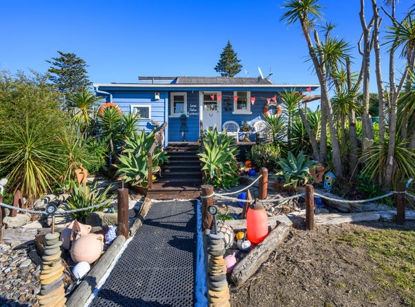 Hall Place, Foxton Beach, Manawatu / Whanganui