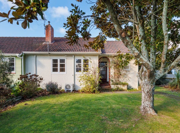 College Street, West End, Manawatu / Whanganui
