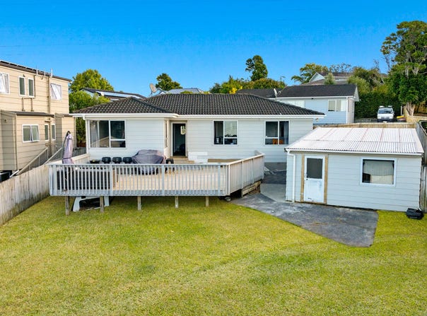 Doone Place, Massey, Auckland