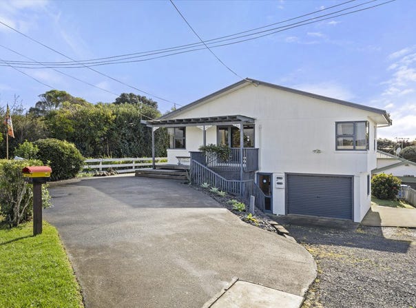 Main Road, Raglan, Waikato