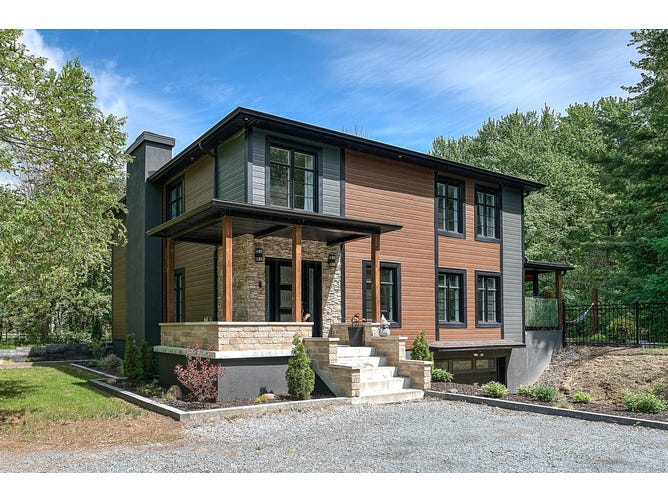 8899 Route MarieVictorin, Contrecoeur, Québec J0L1C0 House for Sale