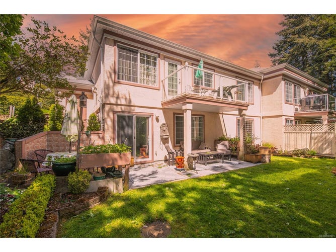 14 Erskine Lane 6, View Royal, British Columbia V8Z 7J7 Townhouse for Sale