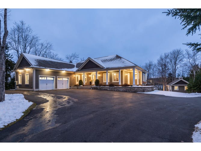 370 Sandwick Drive, McCabe Lake, Hammonds Plains, NS B3J0C6 House for