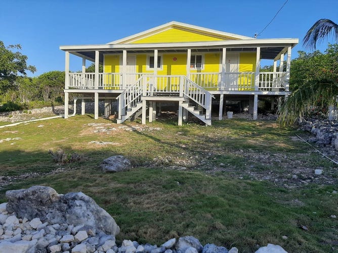 QUEENS HIGHWAY, Governor's Harbour, North Eleuthera Townhouse for Sale
