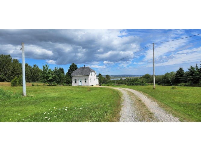 645 Route 132 E., Percé, QC G0C1A0, CA, Percé, Québec House for Sale