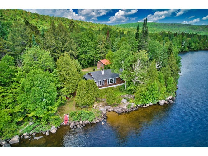 2 Ch. des Bouleaux, La Macaza, QC J0T1R0, CA, La Macaza, Québec House