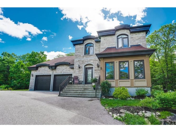 47 Rue de Cortina, Cantley, QC J8V3B2, CA, Cantley, Québec House for