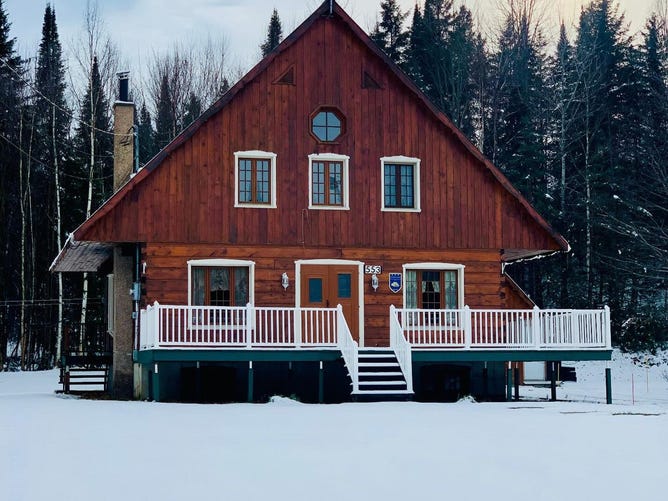 553 Rue des Iris, MontLaurier, QC J9L0E5, CA, MontLaurier, Québec