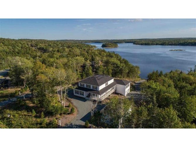 890 McCabe Lake Drive, Mount Uniacke, Nova Scotia House for Sale