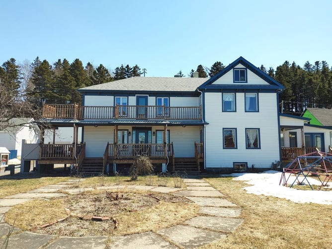 127129 Av. UlricTessier, SaintUlric, QC G0J3H0, CA, SaintUlric