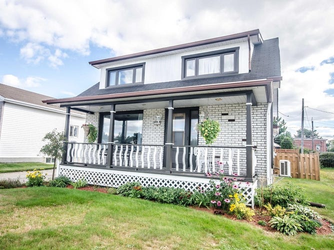 570 14e Avenue, Ville, QC J0Y2M0, CA, Quebec