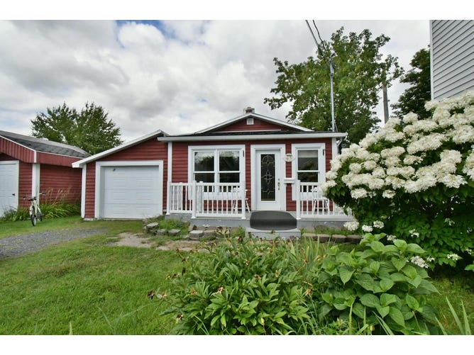 43 7e Avenue, Drummondville, QC J2B2P8, CA, Drummondville, Québec House