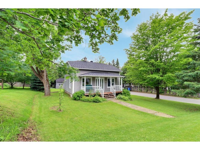 1074 Av. Principale, SaintMalachie, QC G0R3N0, CA, SaintMalachie