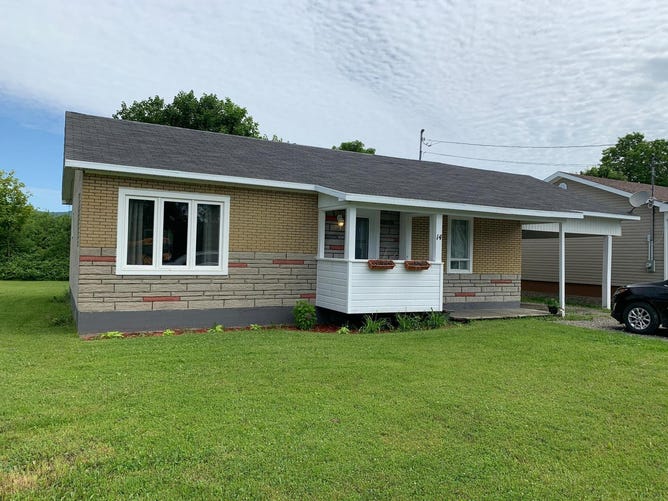 14 Rue Berthelot, PointeàlaCroix, QC G0C1L0, CA, PointeàlaCroix