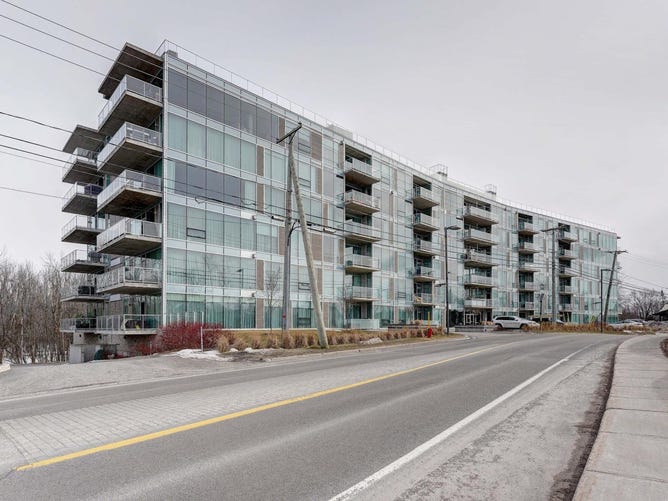 450 Ch. de la GrandeCôte, Lorraine, QC J6Z0C2, CA, Lorraine, Québec