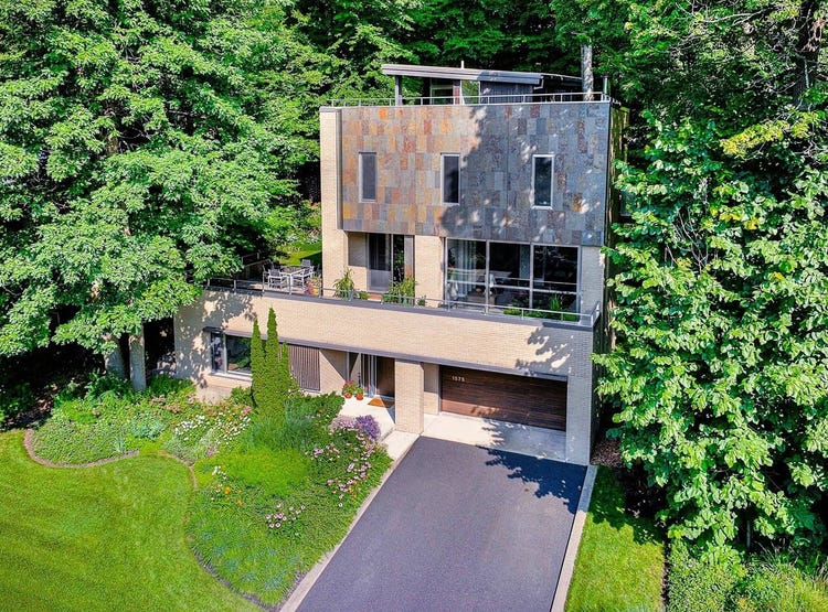 1575 Rue du SommetTrinité, SaintBrunodeMontarville, Québec J3V 6E4