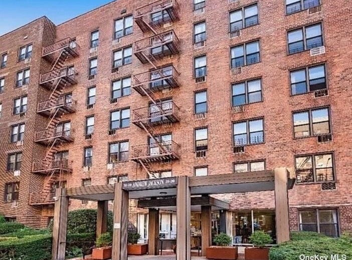 3520 Leverich Street, Apt 610, Jackson Heights, NY 11372 Apartment for