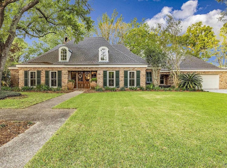 305 OAK ALLEY DR, Houma, LA 70360 House for Sale