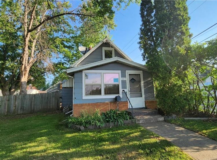 2017 4th Street E, Saint Paul, MN 55119 House for Sale