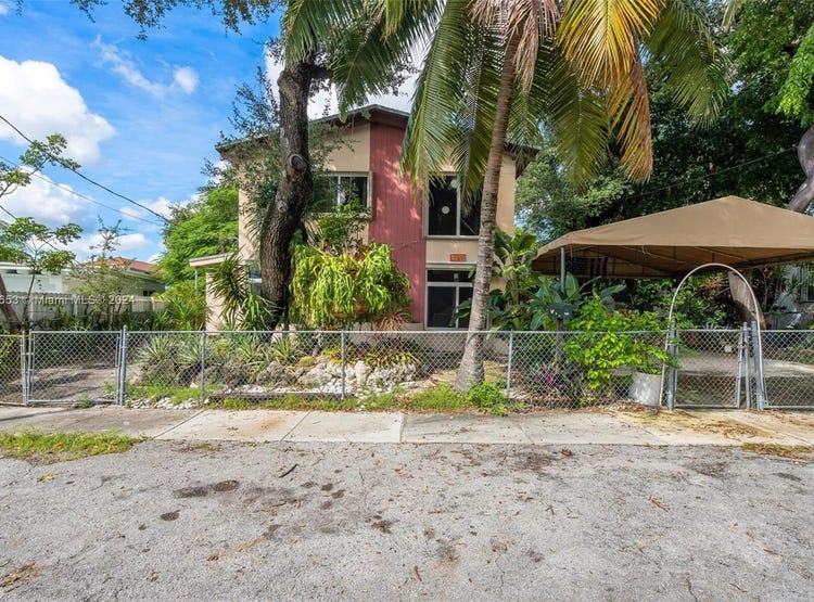 1020 NW 18th Place, Miami, FL 33125 House for Sale
