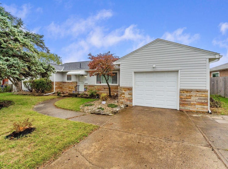 3107 Eakin Road, Columbus, OH 43204 House for Sale