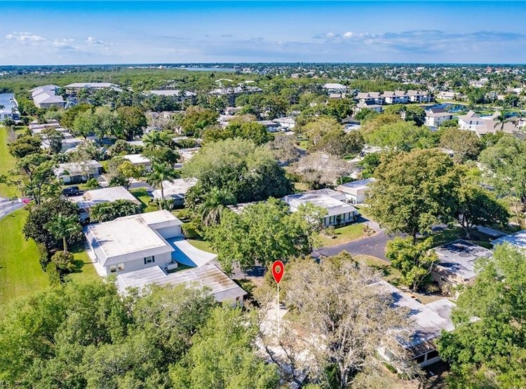 217 Yorkshire, Apt 2, NAPLES, FL 34112 House for Sale