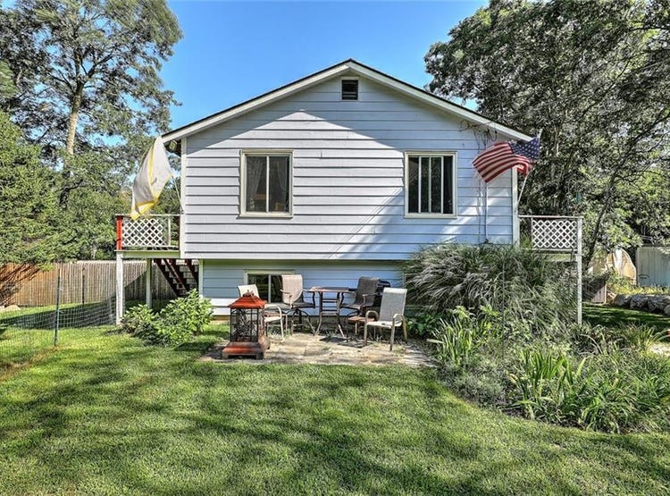 1935 Matunuck School House Road, South Kingstown, RI 02879 House for