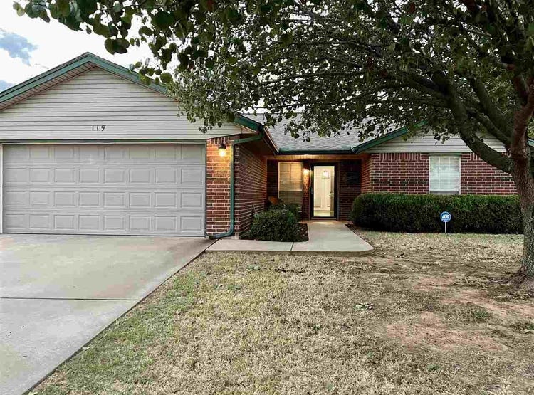 119 SE Churchill Way, Lawton, OK 73501 House for Sale