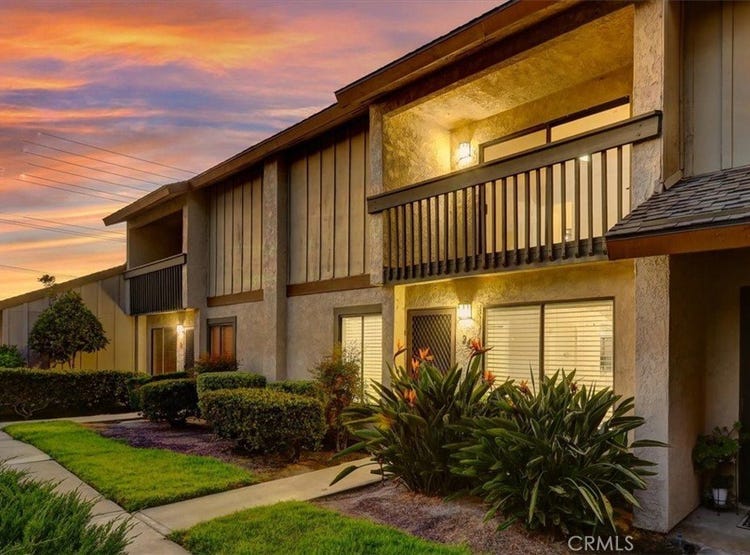 1465 W Cerritos Avenue, Apt 24, Anaheim, CA 92802 Townhouse for Sale