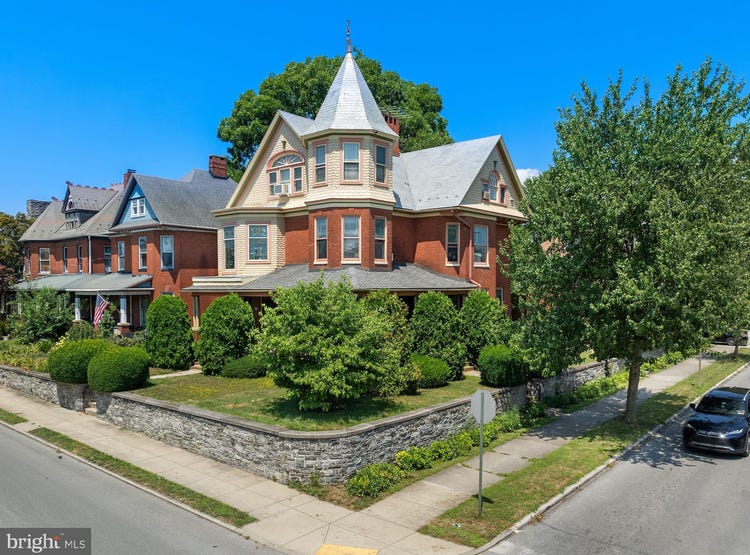 18 STOCK STREET, HANOVER, PA 17331 House for Sale