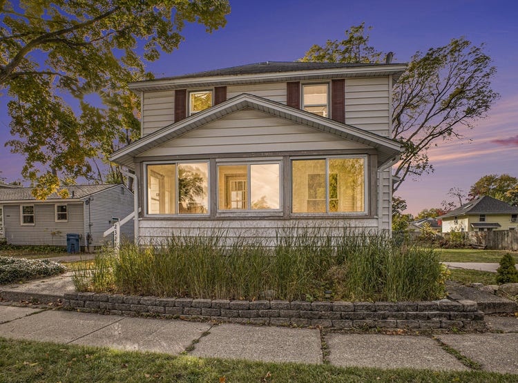 2321 Berwyn Avenue SW, Wyoming, MI 49519 House for Sale