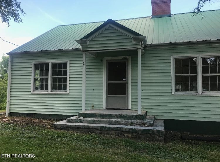 2125 Old Highway 25E, Apt 2, Tazewell, TN 37879 House for Rent